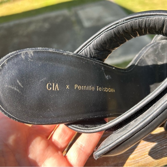 Gia x Pernille Perni 03 Two-Strap Padded Leather Sandals - Picture 4 of 7